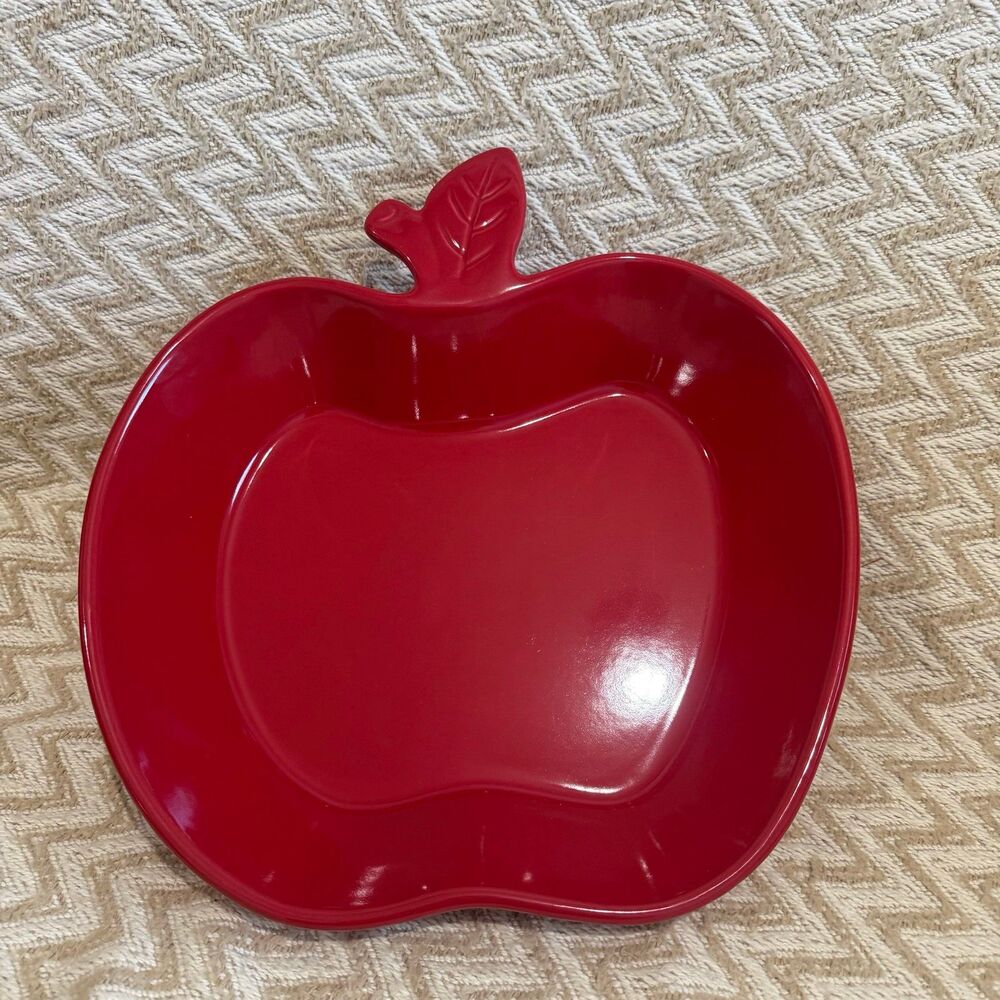 2004 Chantal Red Apple Shaped Stoneware Casserole Baking Dish 10”